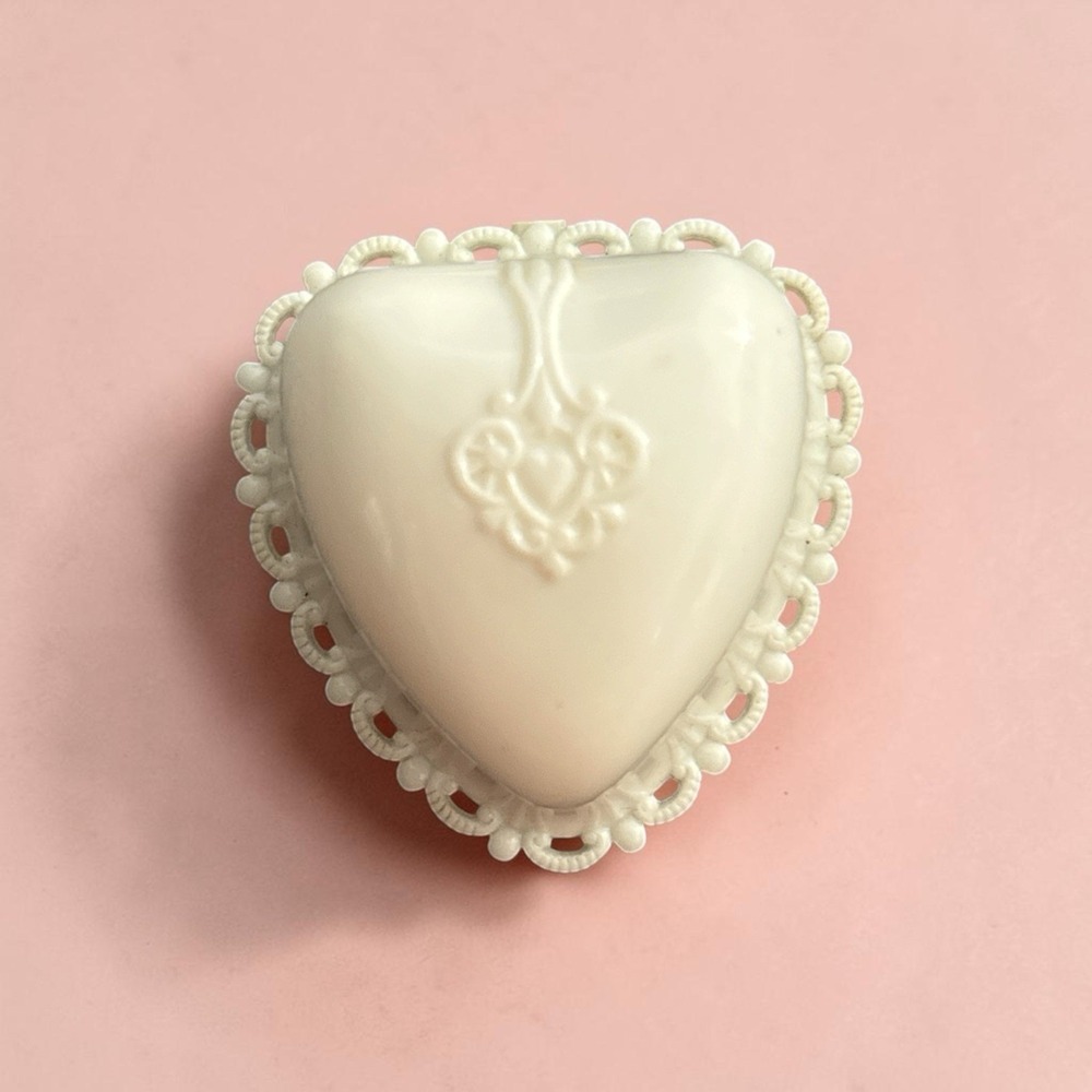 Vintage Art Deco Dennison Heart Shaped Celluloid White Ring Presentation Box